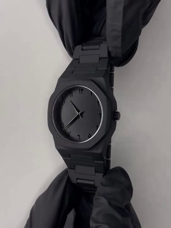 Full Black Aura Quartz Watch – Lightweight Analog Design - Image 4
